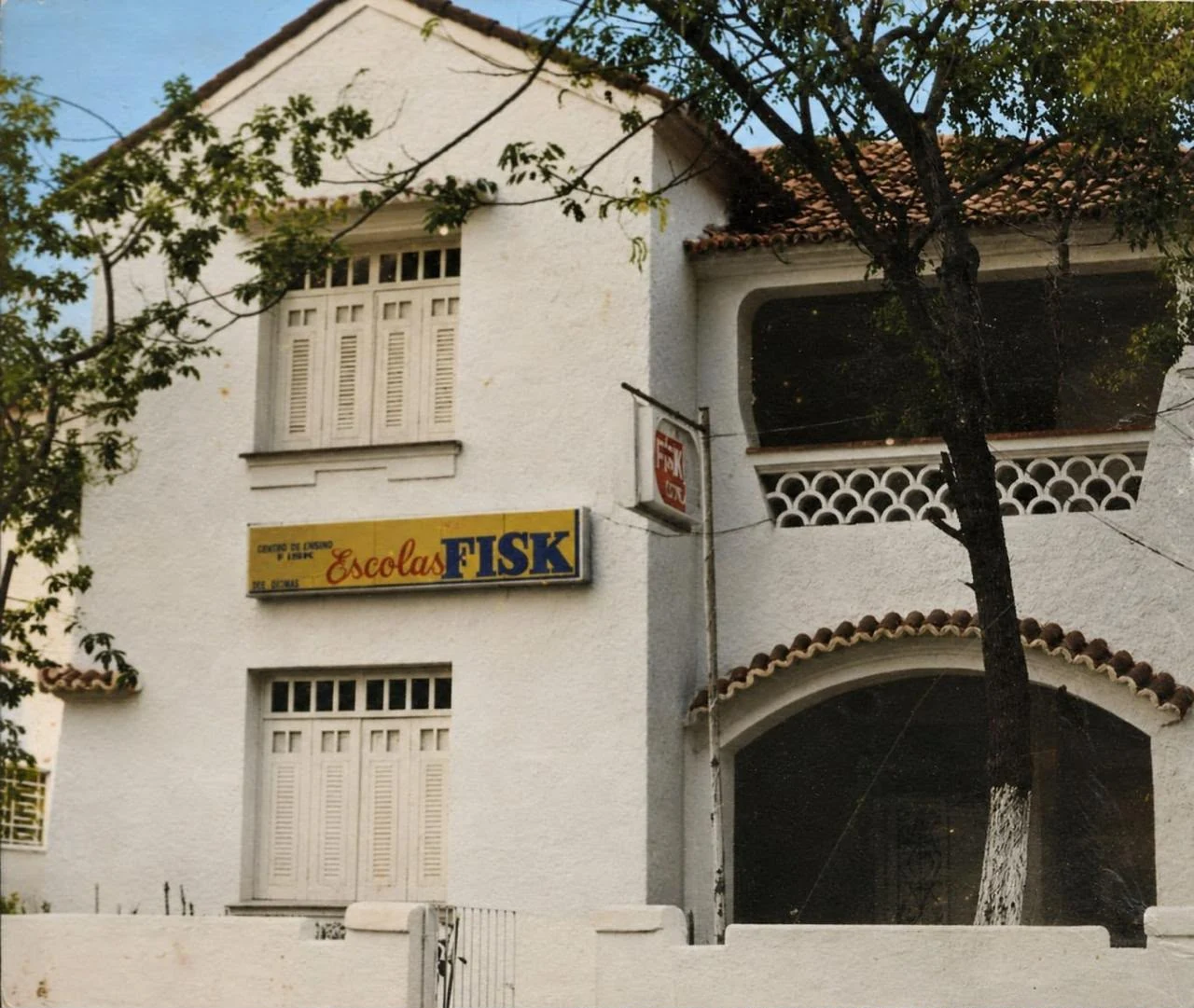 Fachada histórica de uma unidade Fisk